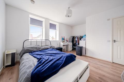 1 bedroom flat for sale, Bitterne Road West, Hampshire SO18