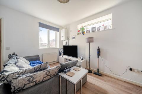 1 bedroom flat for sale, Bitterne Road West, Hampshire SO18