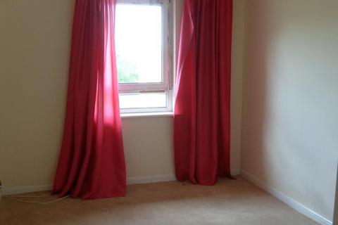 3 bedroom flat to rent, Woodrow Road, Glasgow G41