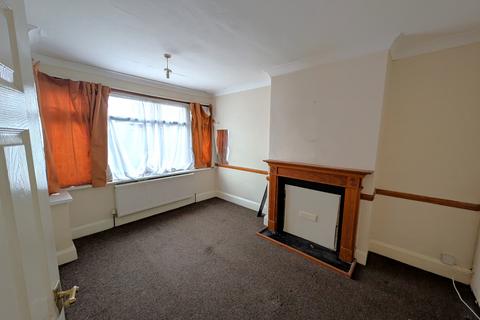 3 bedroom semi-detached house for sale, Whittington Avenue, Hayes, Greater London, UB4