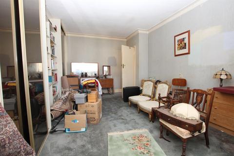 undefined, Powis Gardens, Golders Green NW11