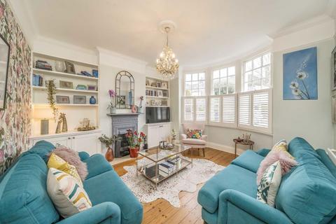 2 bedroom flat for sale, Swaby Road, London SW18