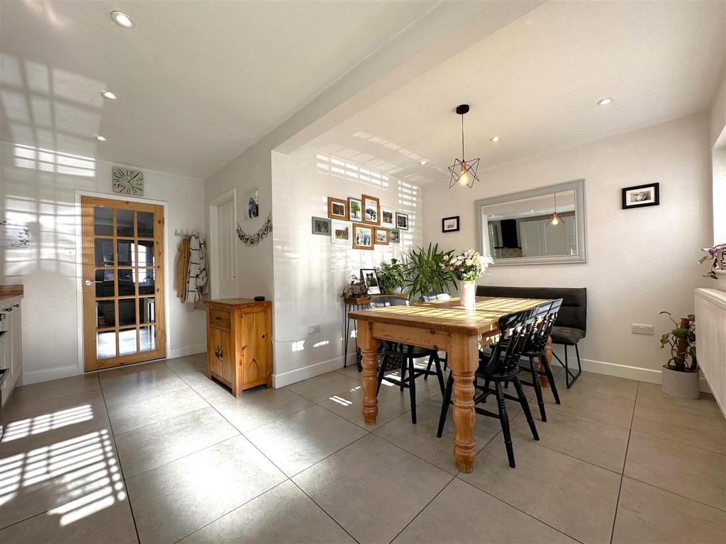OPEN-PLAN Dining Kitchen 920