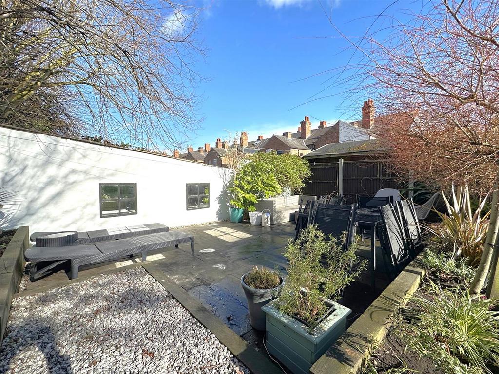 Secluded Paved Seating Area 898