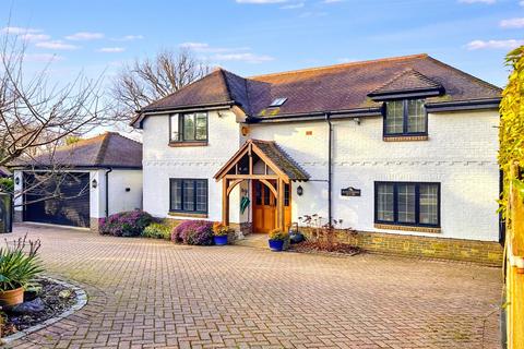 3 bedroom detached house for sale, Common Hill, Pulborough, West Sussex, RH20