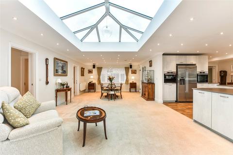 4 bedroom detached house for sale, Orchard Road, Hayling Island, Hampshire, PO11