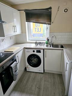 2 bedroom flat to rent, Overnewton Square, Glasgow G3