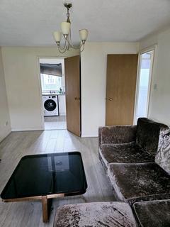 2 bedroom flat to rent, Overnewton Square, Glasgow G3