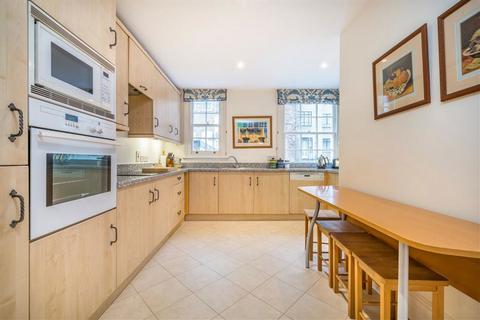 3 bedroom house to rent, Harley Place, London W1G