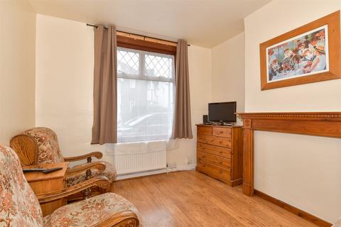 2 bedroom terraced house for sale, Raphael Road, Gravesend DA12