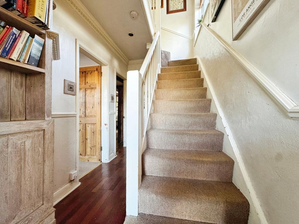 30 Sibson Road, Birstall, Leicester, LE4 4 DW