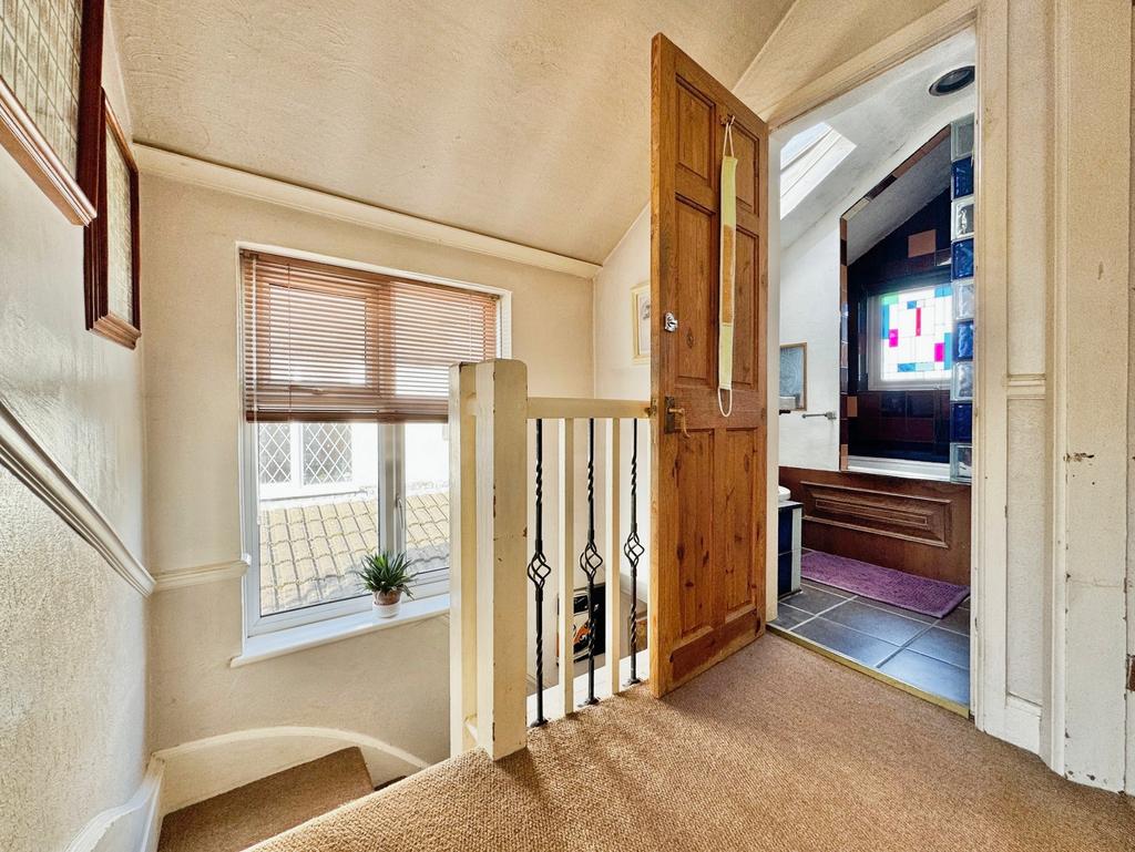 30 Sibson Road, Birstall, Leicester, LE4 4 DW