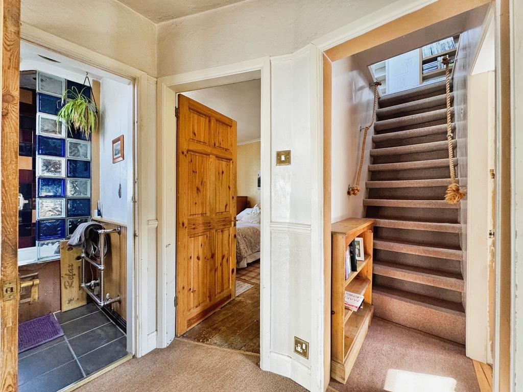 30 Sibson Road, Birstall, Leicester, LE4 4 DW