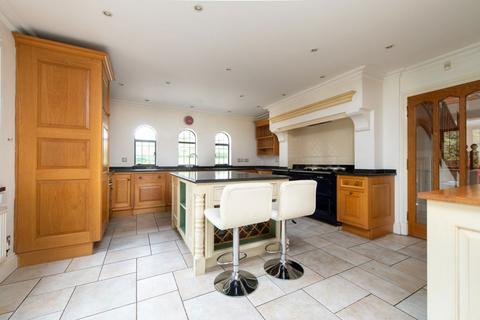 4 bedroom detached house to rent, Brake Lane, Hagley