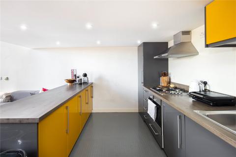 2 bedroom flat for sale, Schoolhouse Yard, Bloomfield Road, London, SE18