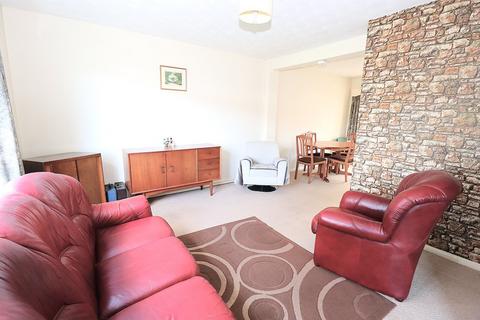 3 bedroom semi-detached house for sale, Giffard Drive, Farnborough GU14