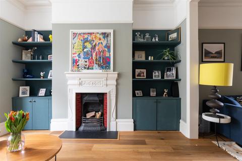 24 Spratt Hall Road, London, E11 2RQ