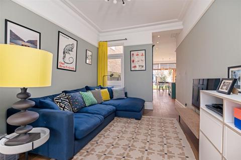 24 Spratt Hall Road, London, E11 2RQ