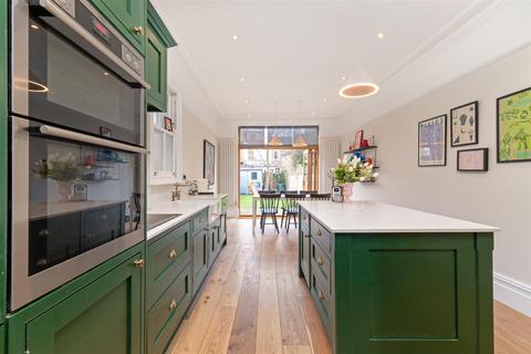 24 Spratt Hall Road, London, E11 2RQ