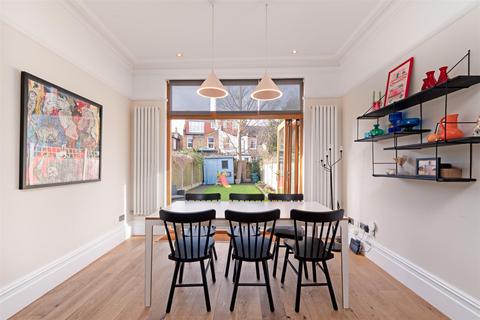 24 Spratt Hall Road, London, E11 2RQ