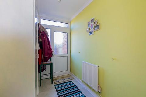 145 Tamar Way, Slough, SL3 8SZ