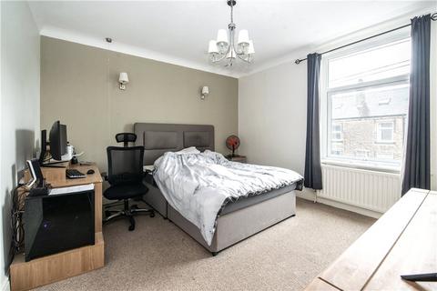 4 bedroom terraced house for sale, Myrtle Avenue, Bingley, West Yorkshire, BD16