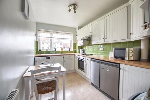 2 bedroom flat for sale, Cooden Drive, Bexhill-On-Sea