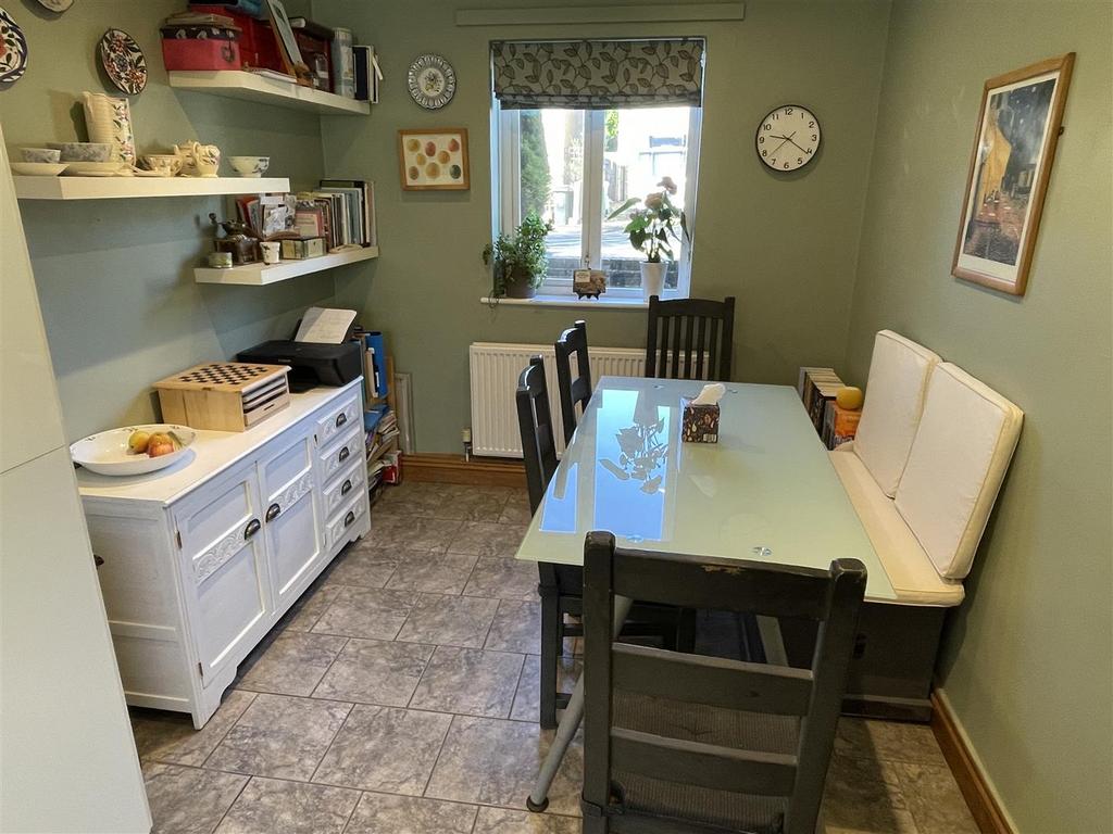 Dining area.JPG