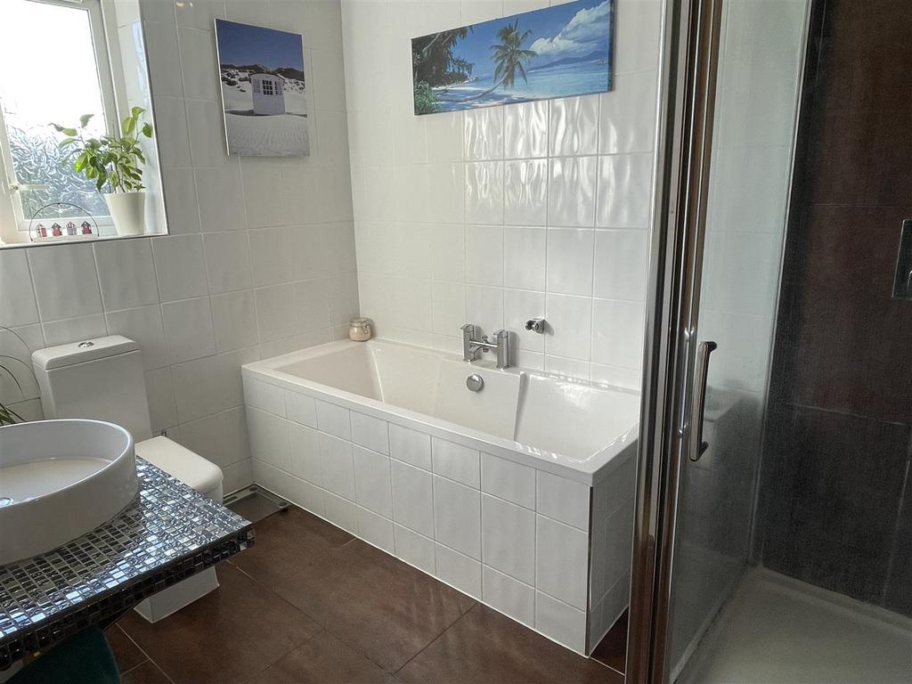 Bathroom.JPG