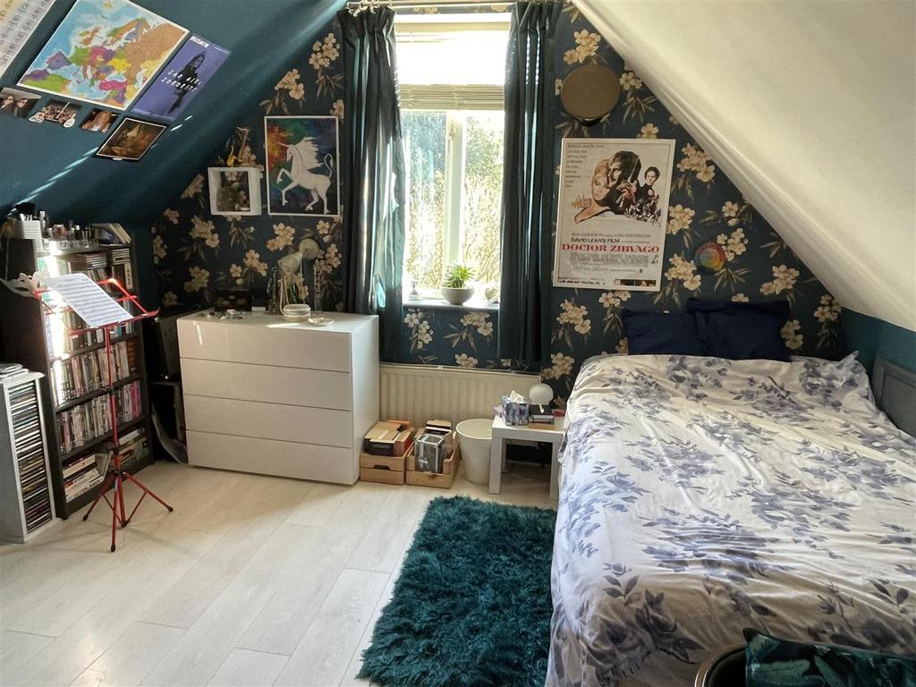 Bedroom 2.JPG