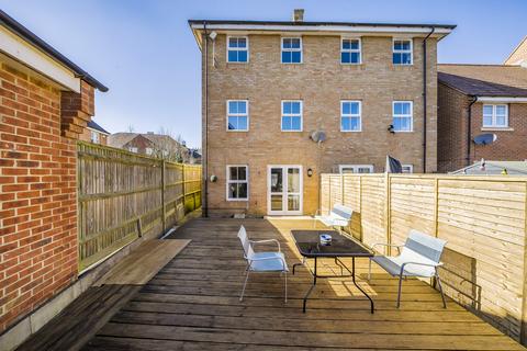 4 bedroom end of terrace house for sale, Torun Way, Haydon End, Swindon, SN25