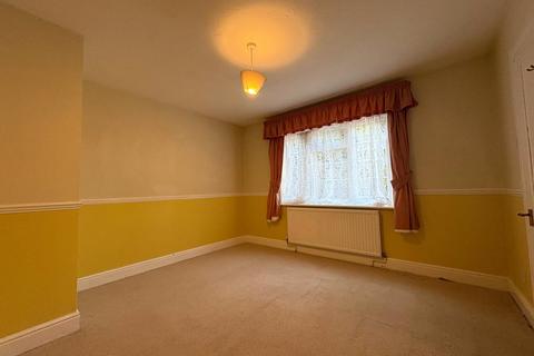 4 bedroom detached house for sale, St. Michaels Road, Tilehurst, Reading