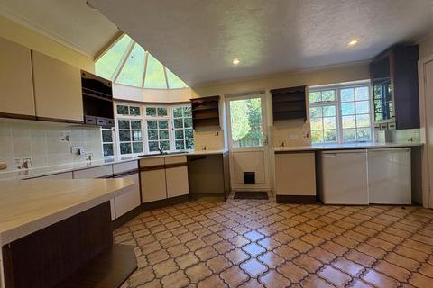 4 bedroom detached house for sale, St. Michaels Road, Tilehurst, Reading