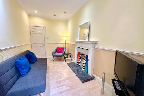2 bedroom flat to rent, Brighton Street, Old Town, Edinburgh, EH1