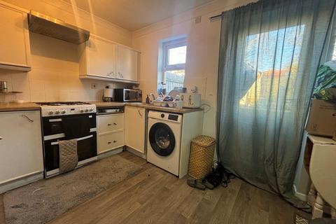 2 bedroom terraced house to rent, Thomas Bell Road, Colchester CO6