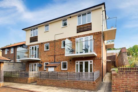 1 bedroom ground floor flat for sale, West Wycombe Road, High Wycombe, HP12 4AE