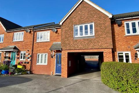 2 bedroom terraced house to rent, Hunt Hill Close, Stevenage