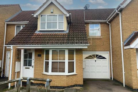 3 bedroom terraced house to rent, Aldwell Close, Wootton Fields, Northampton NN4