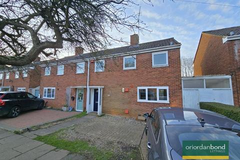 3 bedroom terraced house to rent, Winchester Road, Delapre, Northampton NN4