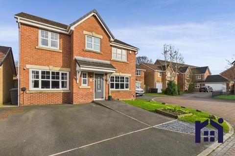 4 bedroom detached house for sale, Parish Gardens, Leyland, PR25 3UF