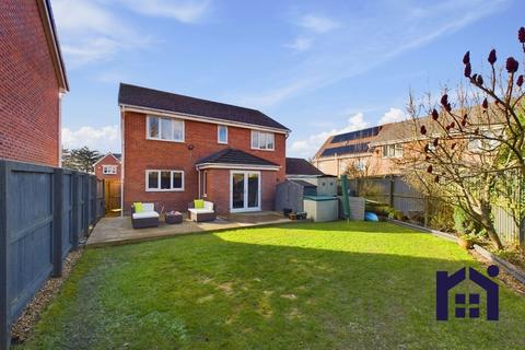 4 bedroom detached house for sale, Parish Gardens, Leyland, PR25 3UF