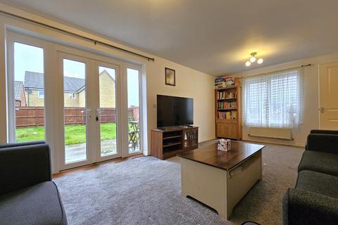 4 bedroom detached house to rent, Mayfly Road, Pineham Village, Northampton NN4