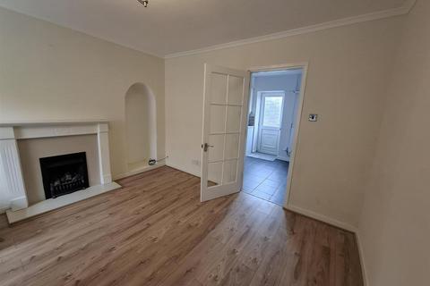 3 bedroom terraced house to rent, Bennett Street, Buxton