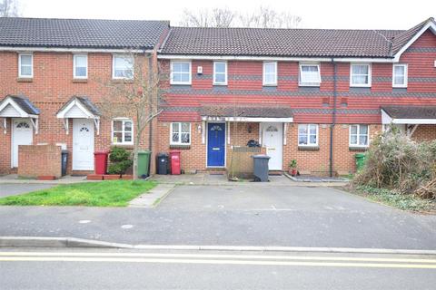 2 bedroom terraced house to rent, Stranraer Gardens Slough Berkshire