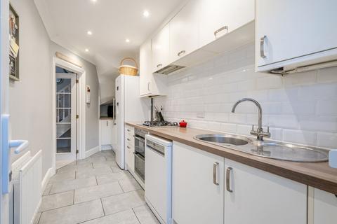 16 Fryers Close, Kings Worthy, Winchester, SO23 7LP