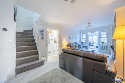 16 Fryers Close, Kings Worthy, Winchester, SO23 7LP