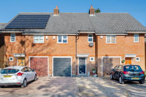 16 Fryers Close, Kings Worthy, Winchester, SO23 7LP