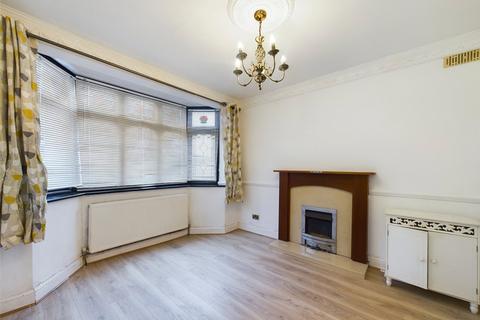 5 bedroom bungalow to rent, Ardleigh Green Road, Essex RM11