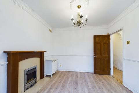 5 bedroom bungalow to rent, Ardleigh Green Road, Essex RM11