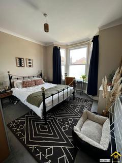 36a Fruen Road, Feltham, TW14 9NR